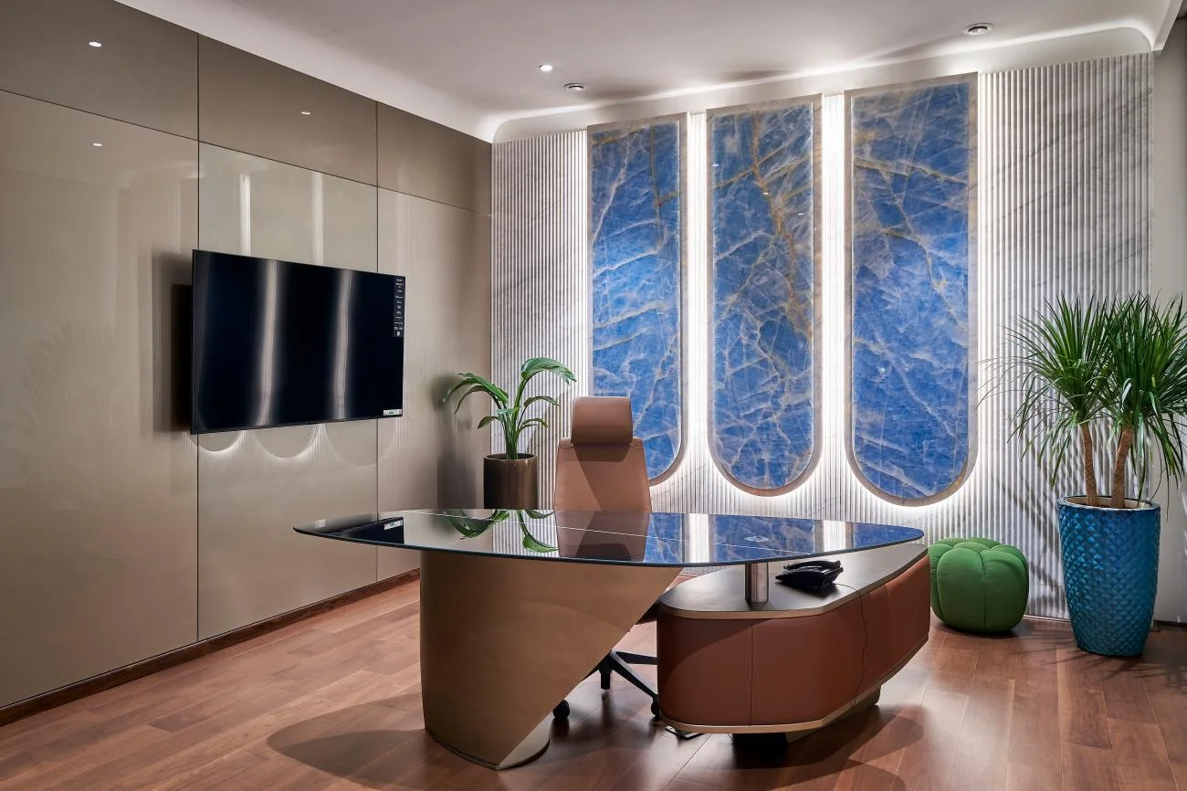 Design excellence: a light-filled iKraft interior with floor-to-ceiling glazing